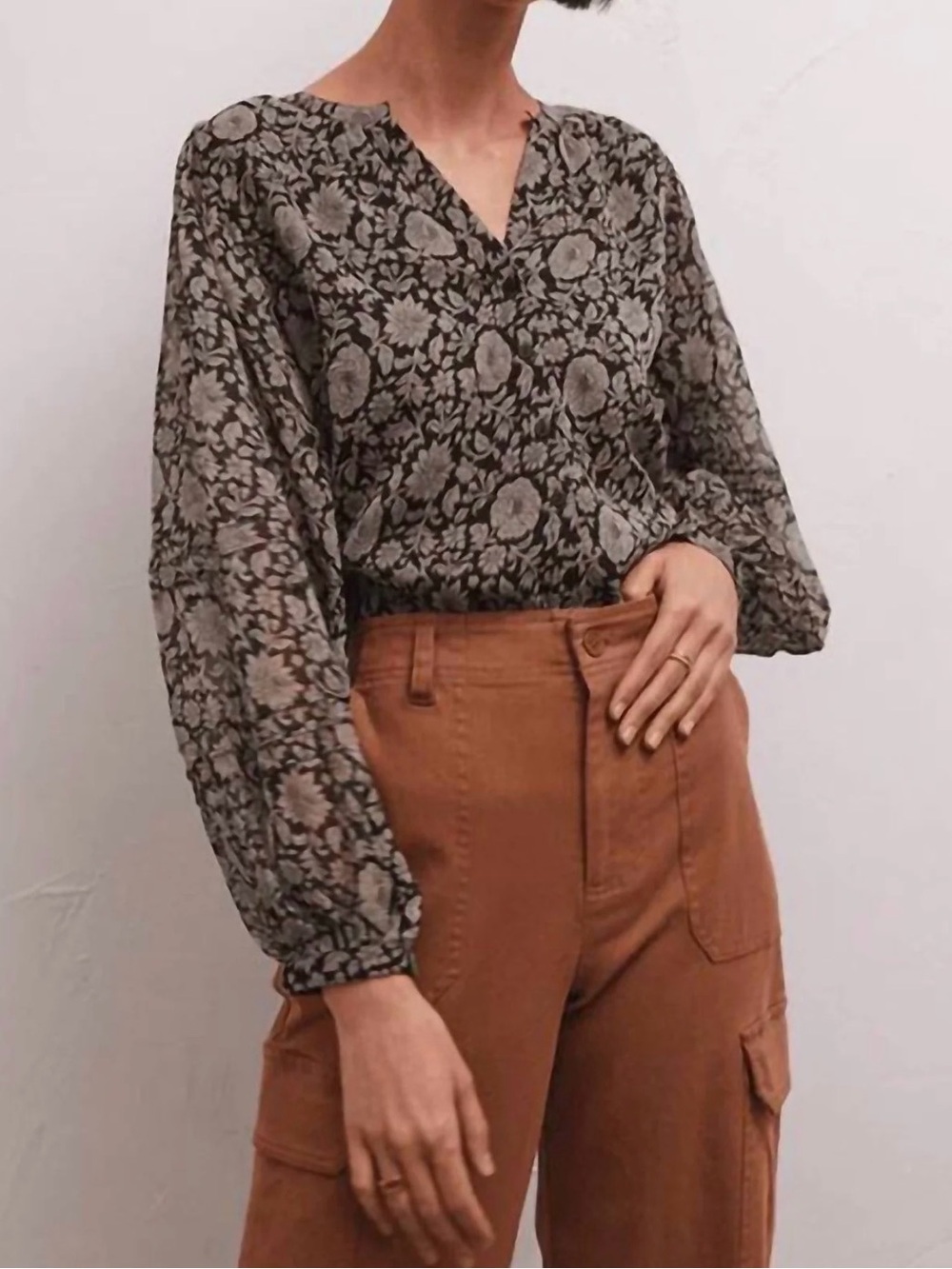 Z SUPPLY Trinity Blouse Black Taupe Floral V-Neck Lightweight Women’s size Large